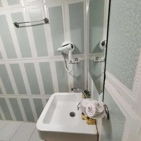 ذا لوكس