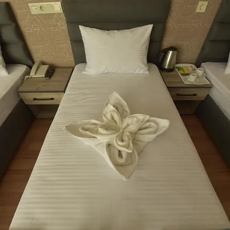 Omega Luxx 3* Istanbul