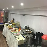 Ξενοδοχείο Omega Luxx 3*