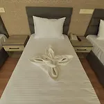 Omega Luxx Ξενοδοχείο 3*