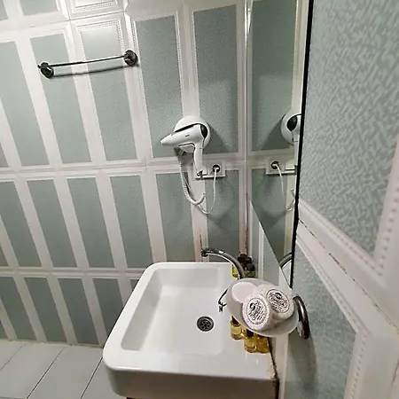 Ξενοδοχείο Omega Luxx 3*