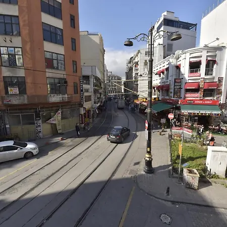 Omega Luxx Hotell 3*