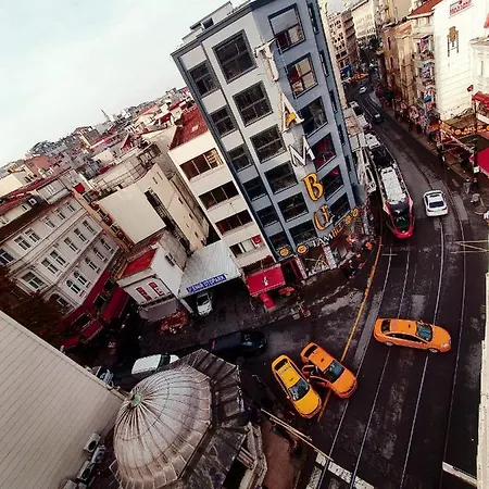 Omega Luxx Hotell 3*