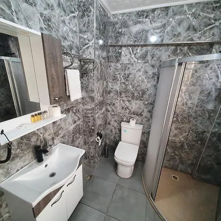 Omega Luxx Hotel 3*