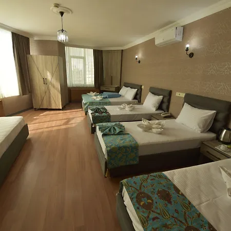 Hotel Omega Luxx 3*